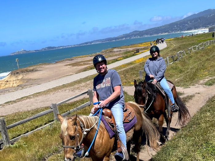Beach-horseback-rides-near-San-Francisco